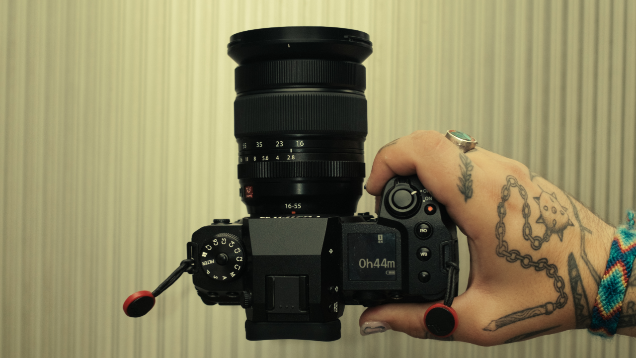 XF16-55mmF2.8 R LM WR II: Gabriel Rippe x Travel | X Stories